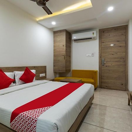 Capital O 47403 Hotel Manjeet Bhopal Zewnętrze zdjęcie