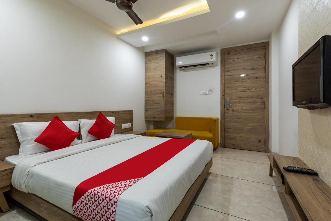 Capital O 47403 Hotel Manjeet Bhopal Zewnętrze zdjęcie