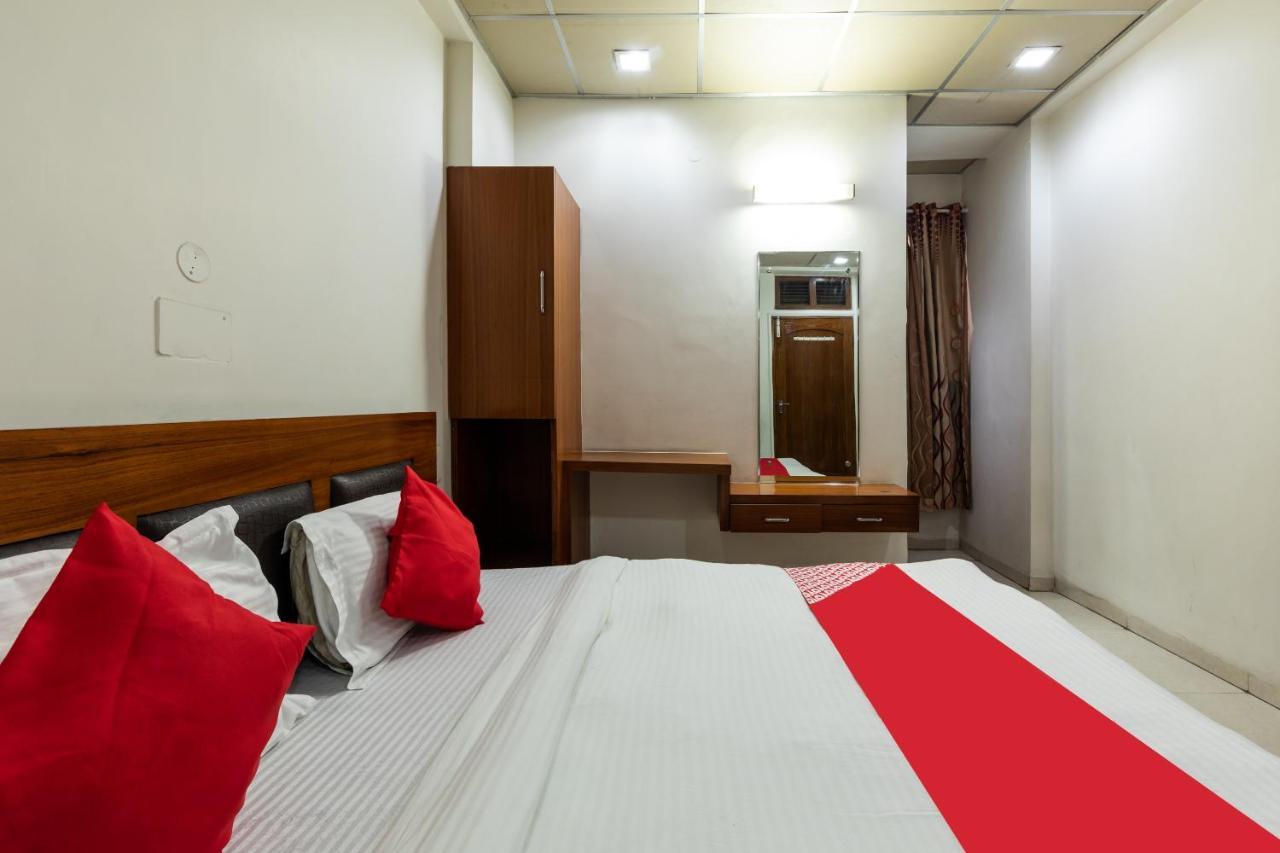 Capital O 47403 Hotel Manjeet Bhopal Zewnętrze zdjęcie