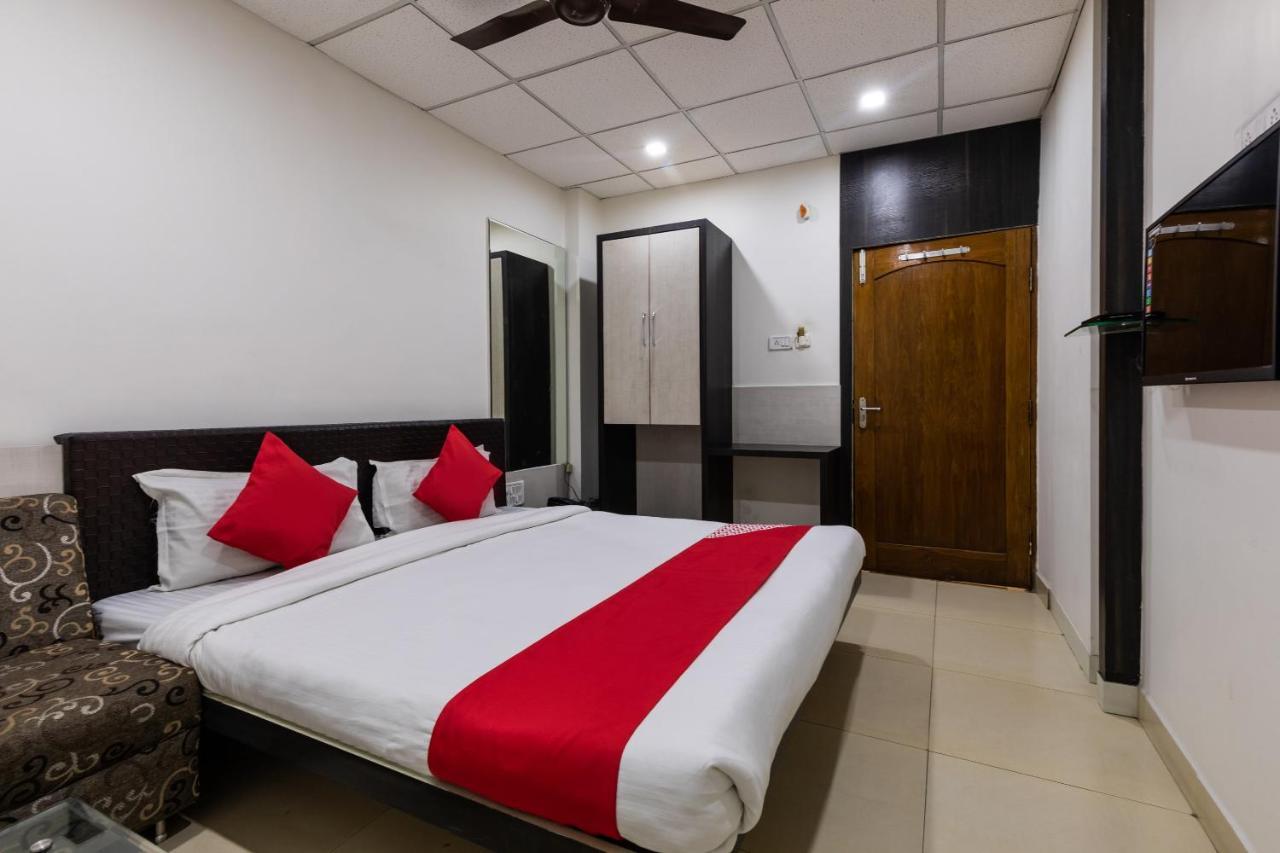 Capital O 47403 Hotel Manjeet Bhopal Zewnętrze zdjęcie