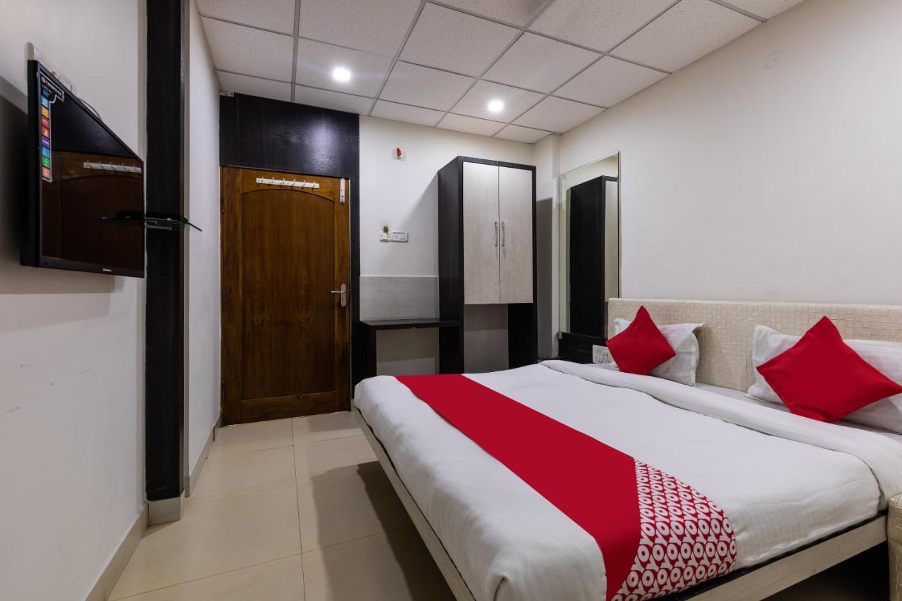 Capital O 47403 Hotel Manjeet Bhopal Zewnętrze zdjęcie