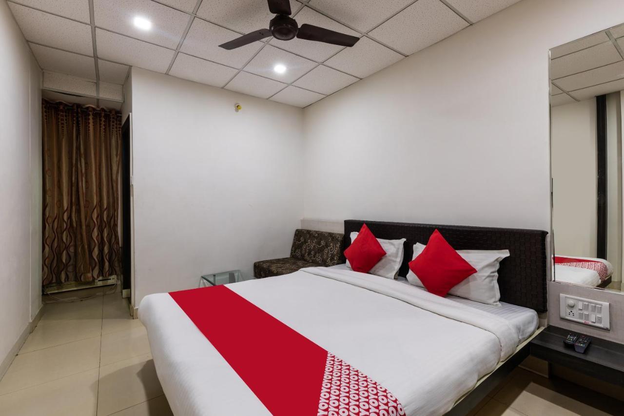 Capital O 47403 Hotel Manjeet Bhopal Zewnętrze zdjęcie