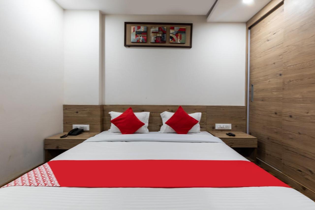 Capital O 47403 Hotel Manjeet Bhopal Zewnętrze zdjęcie