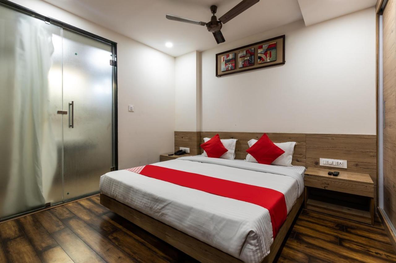 Capital O 47403 Hotel Manjeet Bhopal Zewnętrze zdjęcie